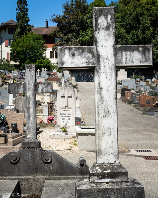 Crosses:  Cimetière de Ferney Voltaire